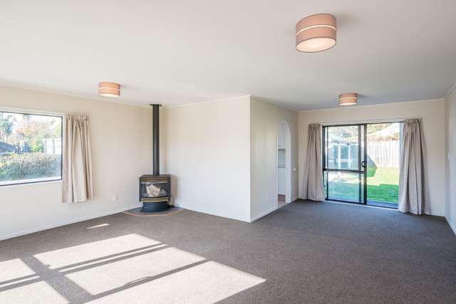 66 Queens Road Waikanae Beach_1