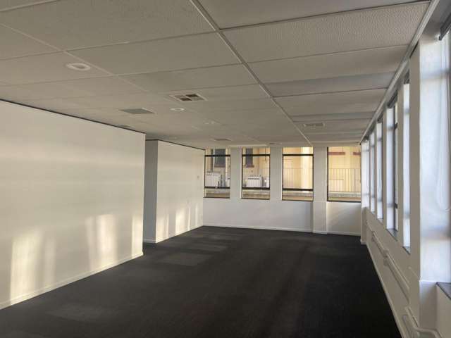 First Floor, 3 Caro Street Hamilton Central_1