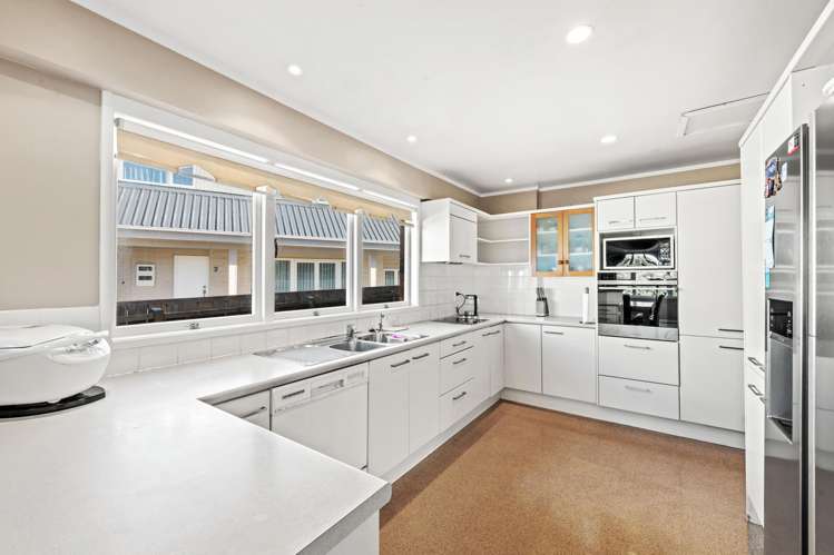 18 Paisley Street Mellons Bay_10