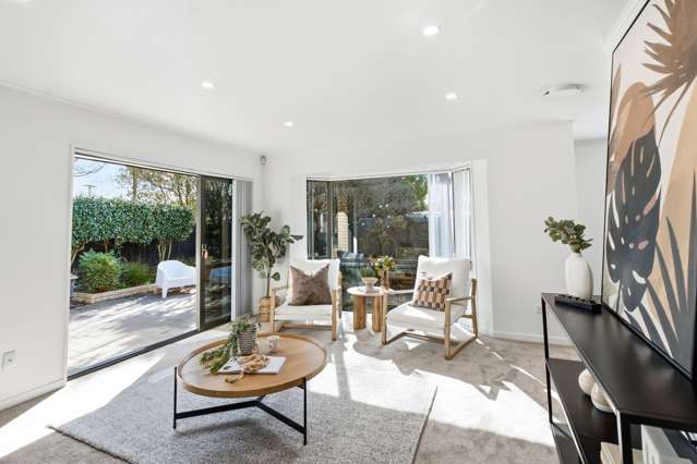 Sunshine, Seclusion & Seriously Selling!