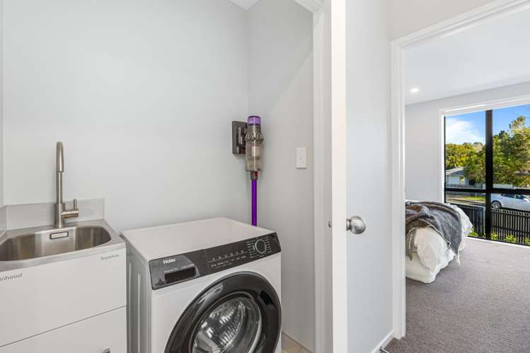 8/3 Fairdale Place Birkdale_10