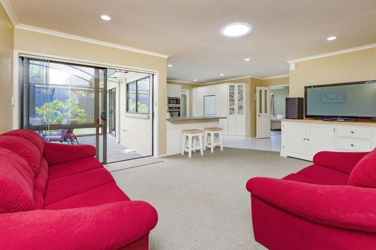 11 Norm Pellow Drive Manurewa_10