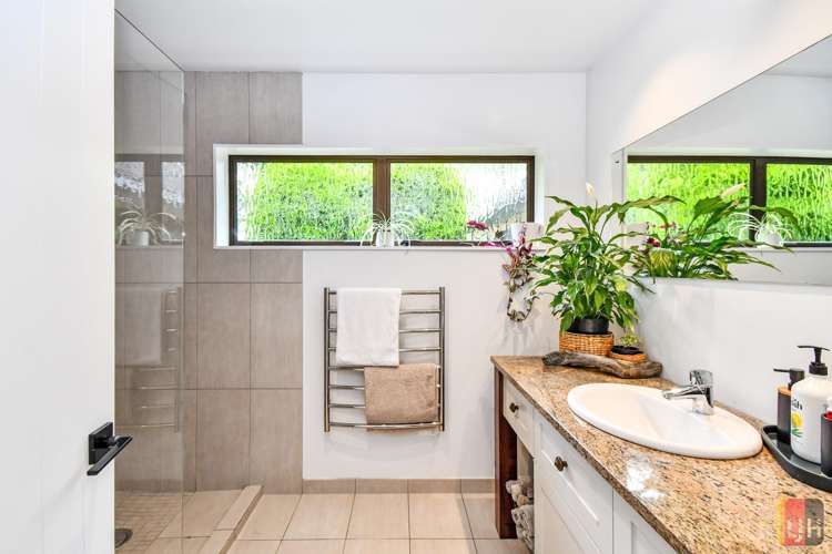 70 Manuwai Lane Karaka_16