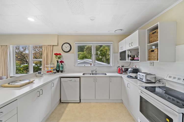 8 Hine Road Wainuiomata_6