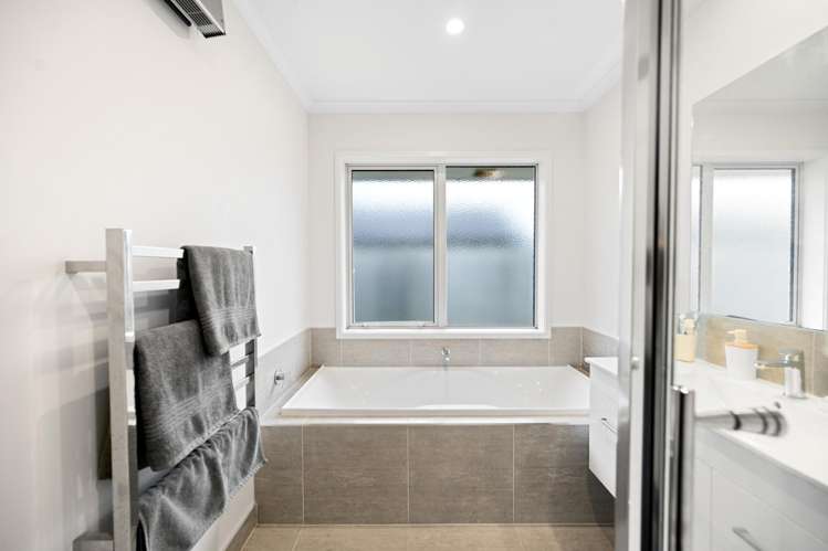 7 Bourke Drive Cambridge_16