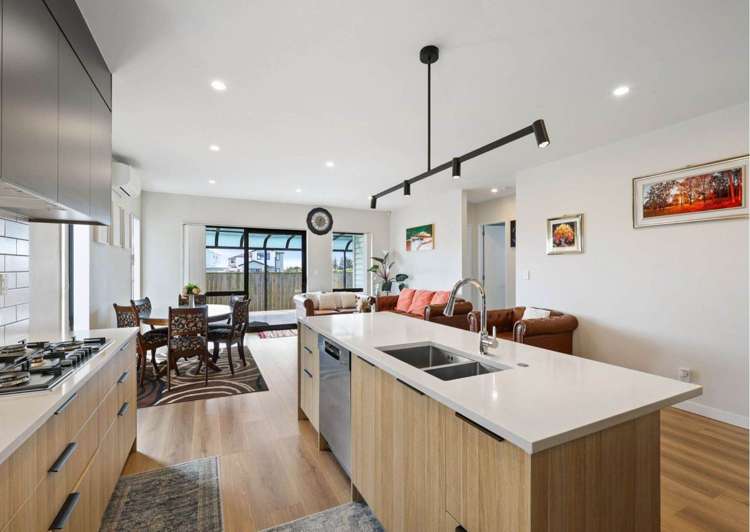 12 Korowhiti Road Clarks Beach_7