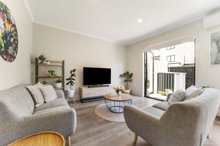 8 Kerewhenua Crescent Hobsonville_2