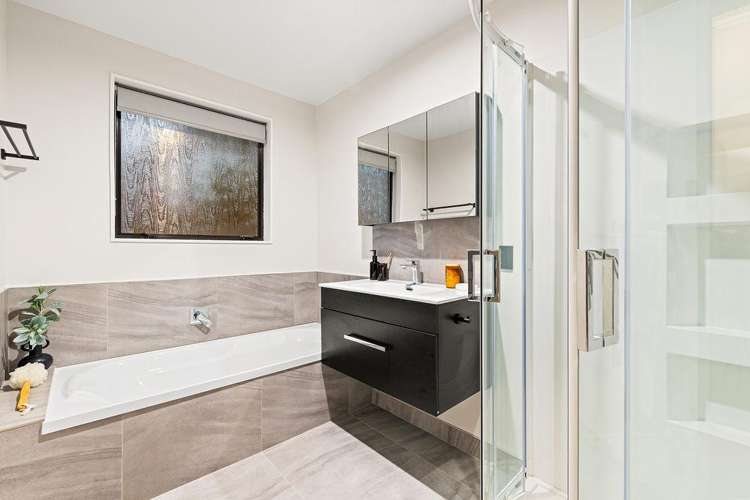 17 Wyatt Place Russley_12