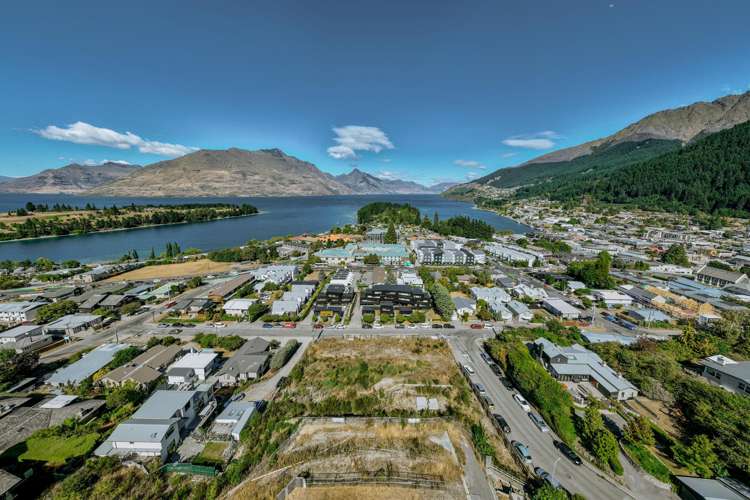 9-13 Hallenstein Street & 1 York Street Queenstown_7