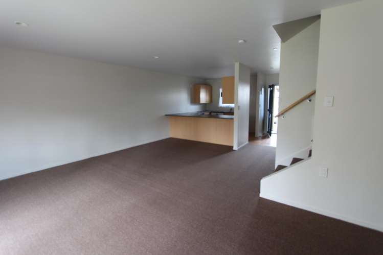 2/16 Yang Place Papakura_5