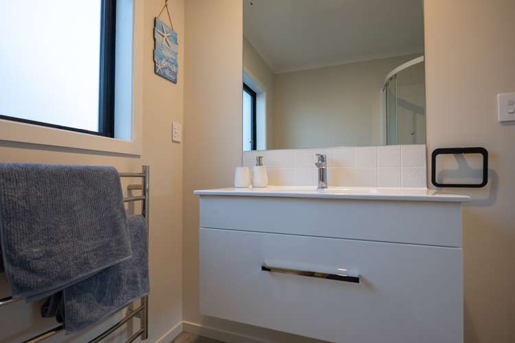 6b Hennessey Street East Foxton Beach_17