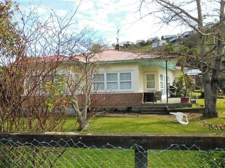 144 Saint Vincent Street Toi Toi_1