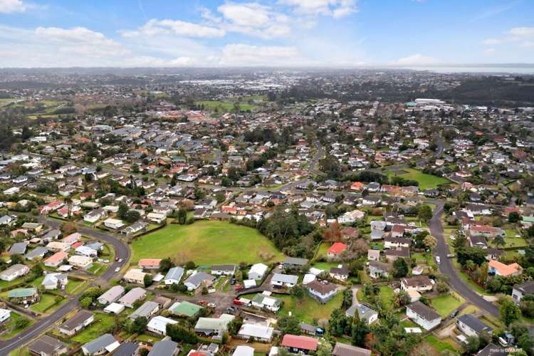 46 Maywood Crescent Glen Eden_17