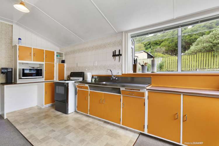 156 Queens Drive Lyall Bay_4