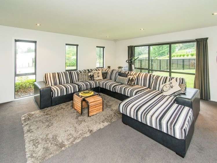 16 Pickwick Road Otamatea_2