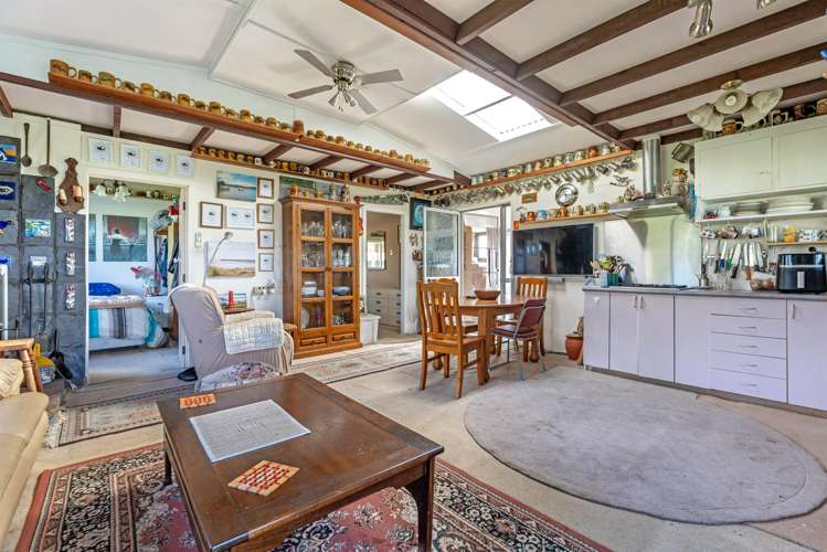 3 Banks Street Tolaga Bay_6