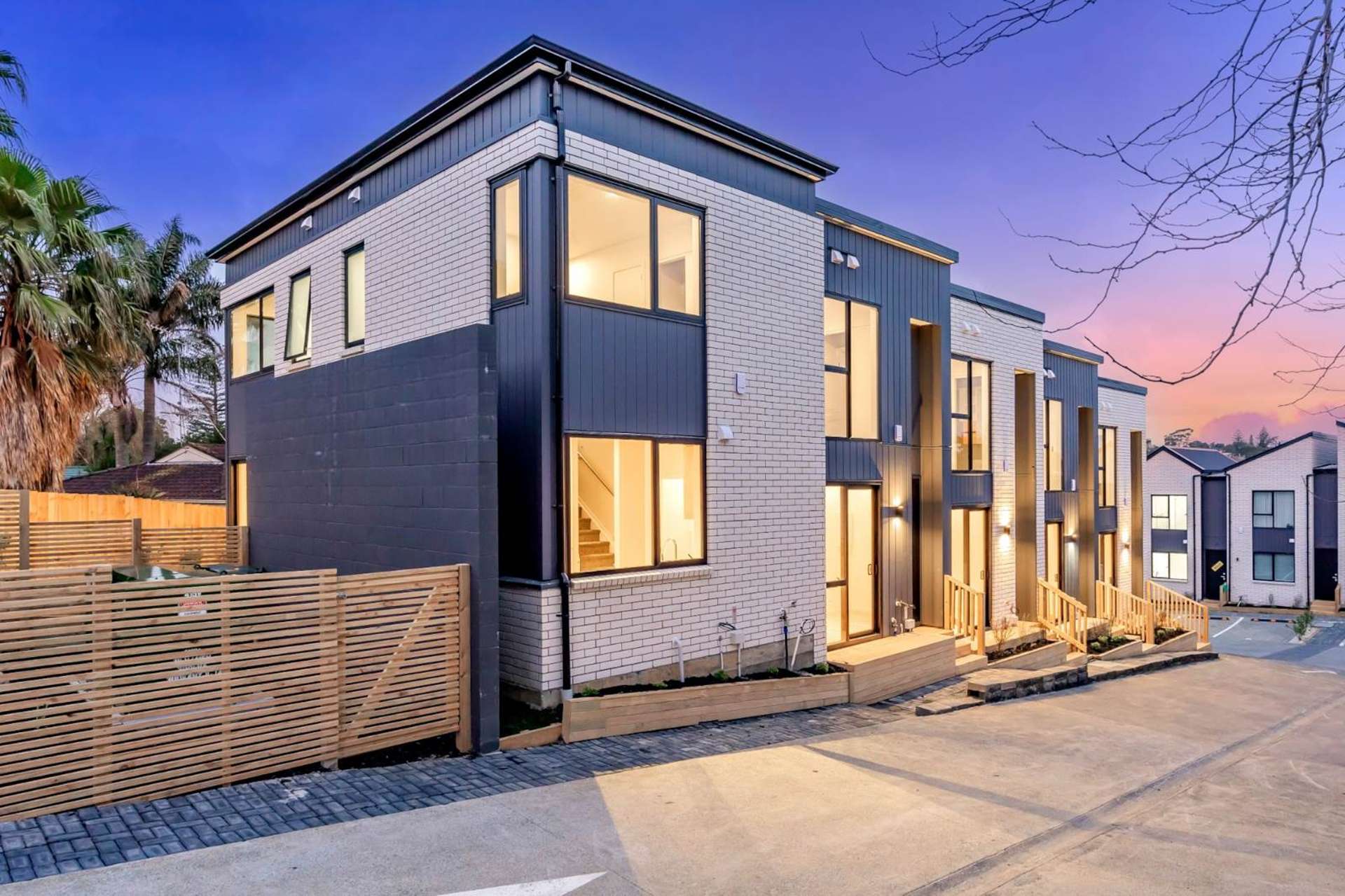 1/7&2/7 Broadview Place Howick_0