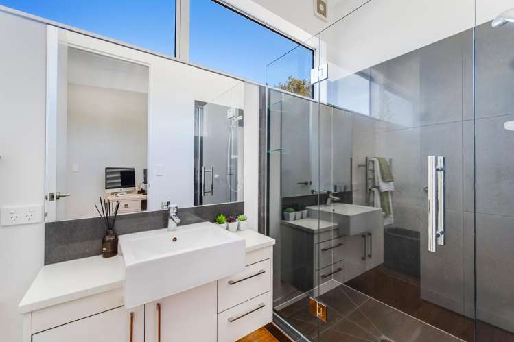 33 Luplau Crescent Cockle Bay_21