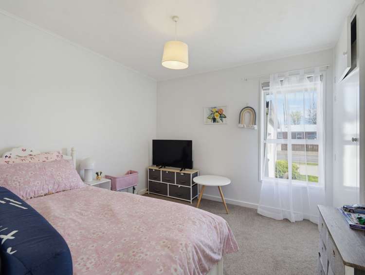 8 Woodham Drive Allenton_13
