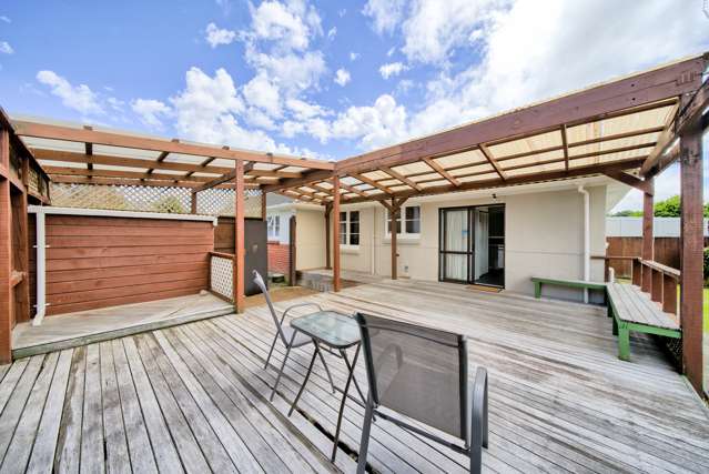 14ud- Bush Grove Trentham_1