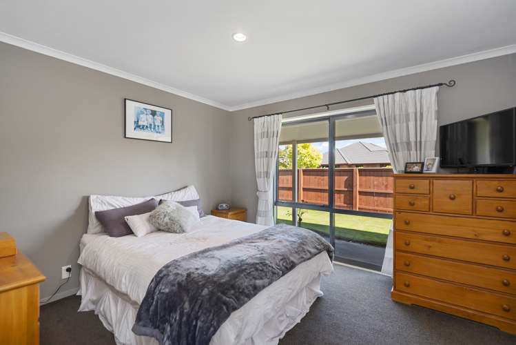 2 Montego Close Shirley_8