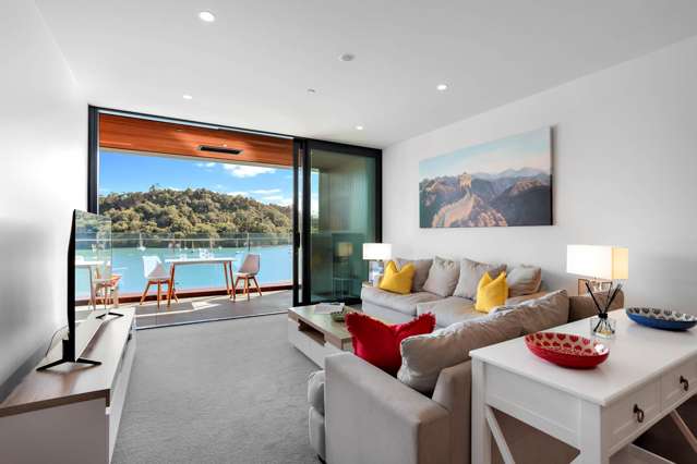 Luxurious Coastal Living at 503