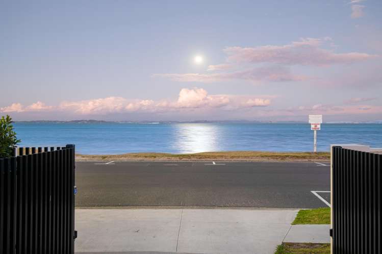 18b The Esplanade Eastern Beach_1