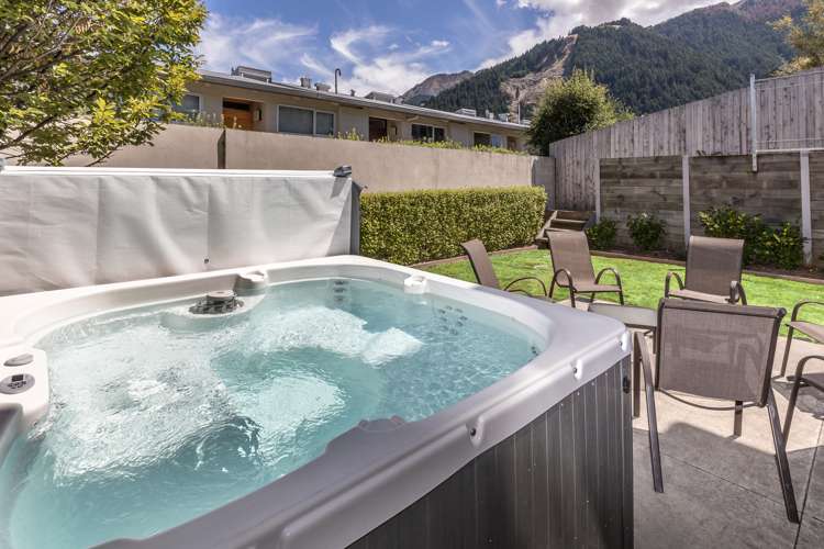 12/60 Hallenstein Street Queenstown_15