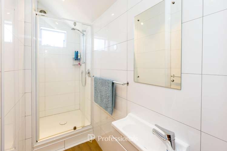 58 Heretaunga Square Silverstream_19