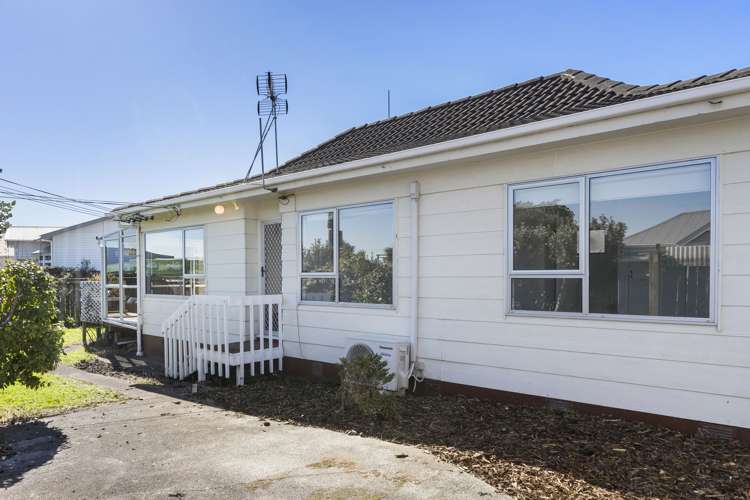 1/68 Lake Road Narrow Neck_2