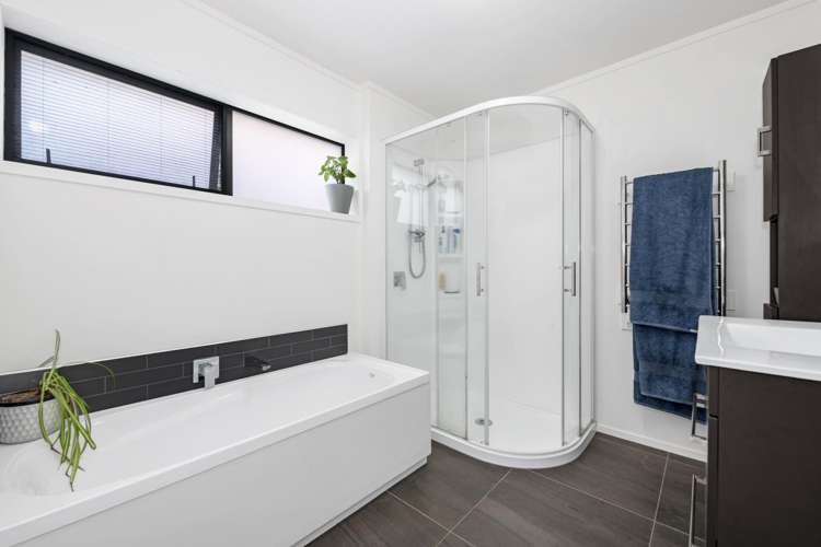 25 & 25a Sandgate Avenue Botany Downs_16