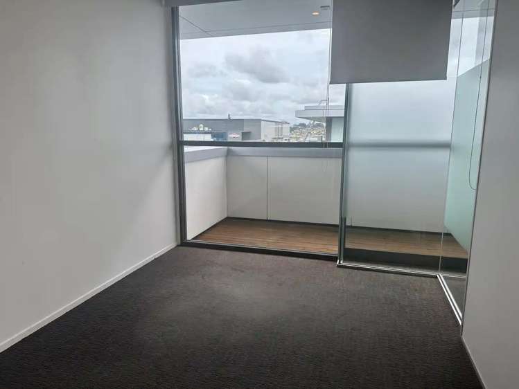 Suite 6/D4/59 Apollo Drive Rosedale_2