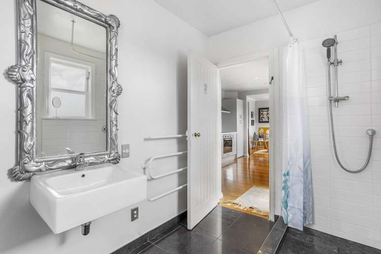 1612 Great North Road Waterview_10