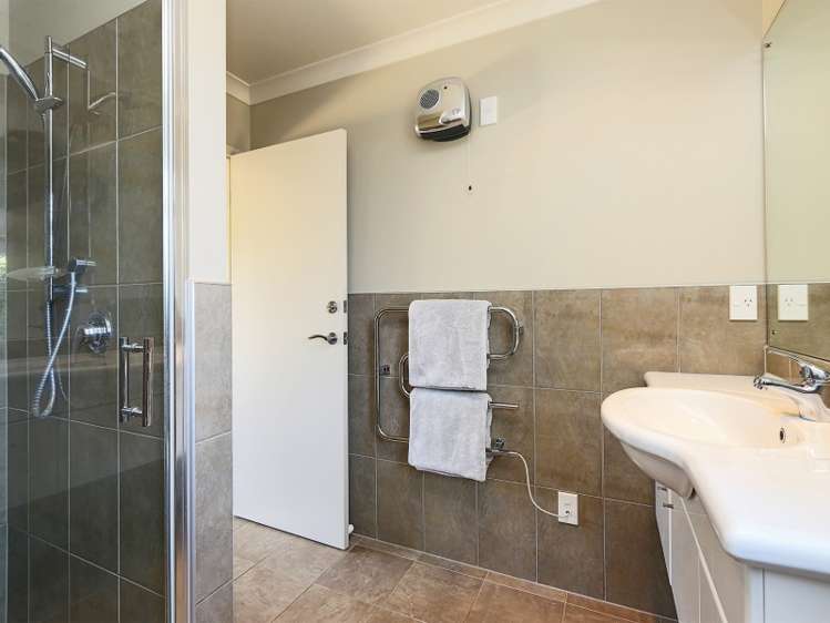 8 Tasman Drive Poraiti_12