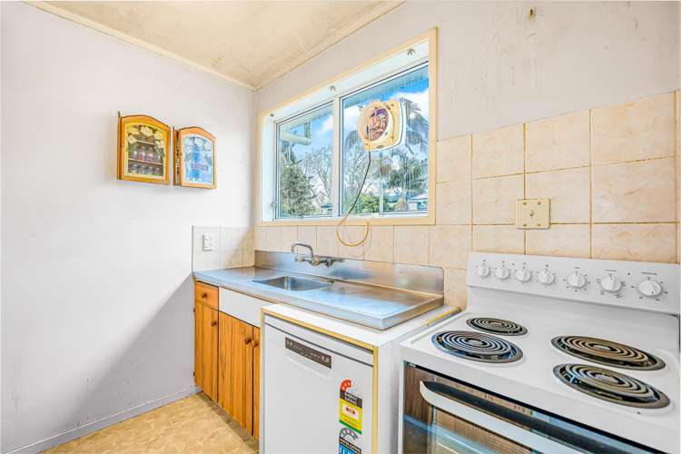 99 Riverpark Crescent Henderson_2