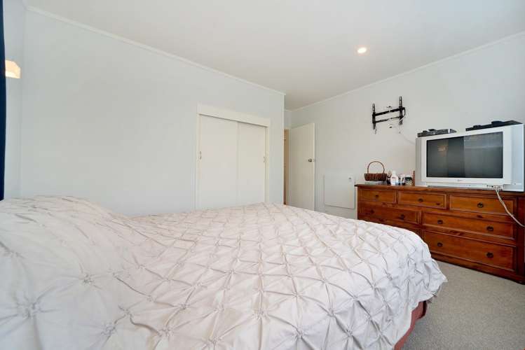 8 Valencia Place Manurewa_10