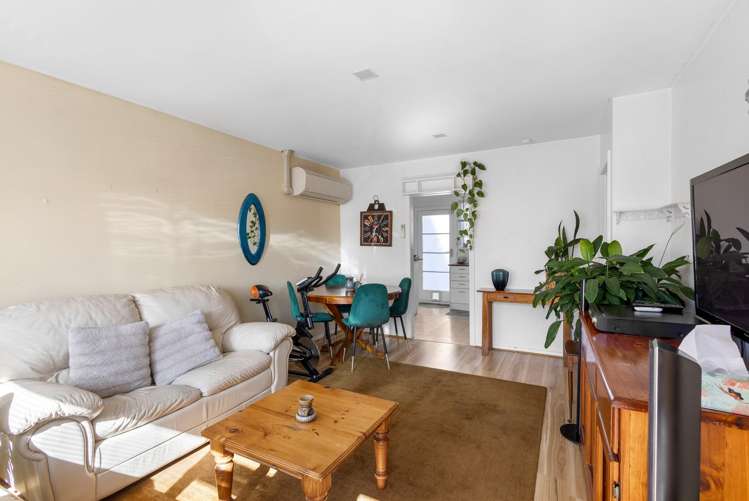 2/162 Stanmore Road Linwood_6