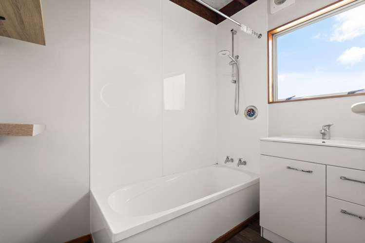 21 Whitecaps Place Hihi_16