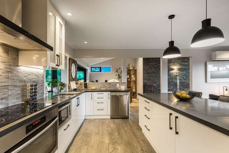 1079 Kahikatea Flat Road Waitoki_9