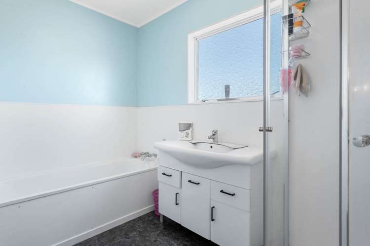 8 Evanda Crescent Conifer Grove_16