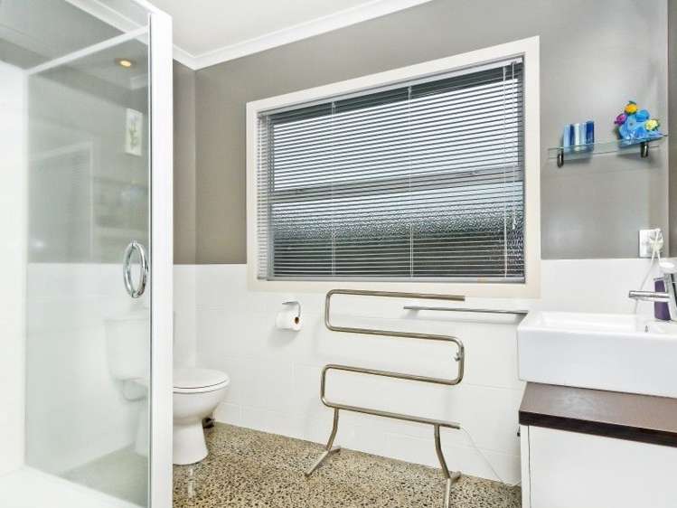 73 Wiltshire Drive Huntington_10