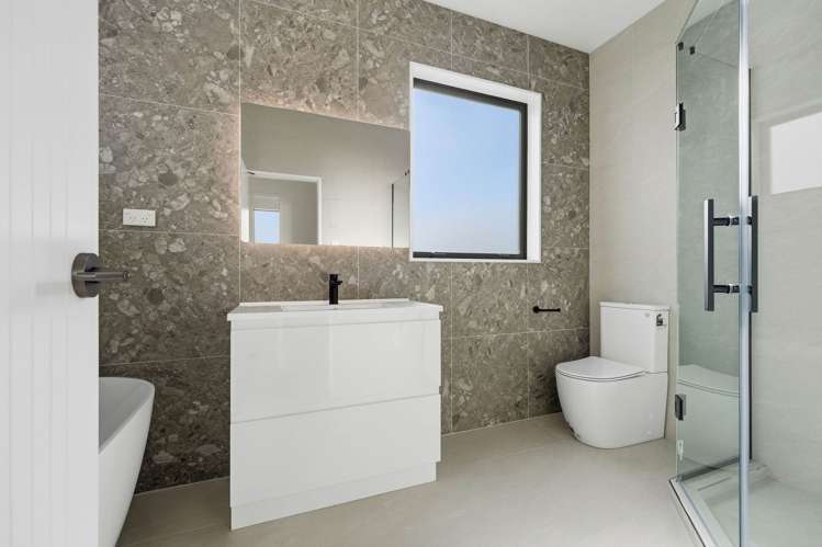 17 & 23 Wira Lane Silverdale_15