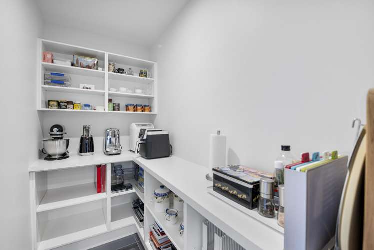 9 Taupata Street_4