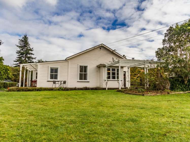 288 Cornwall Road Carterton_13