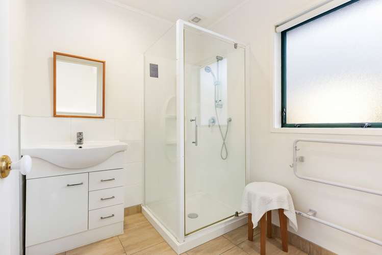 1a Lobelia Rise Goodwood Heights_12