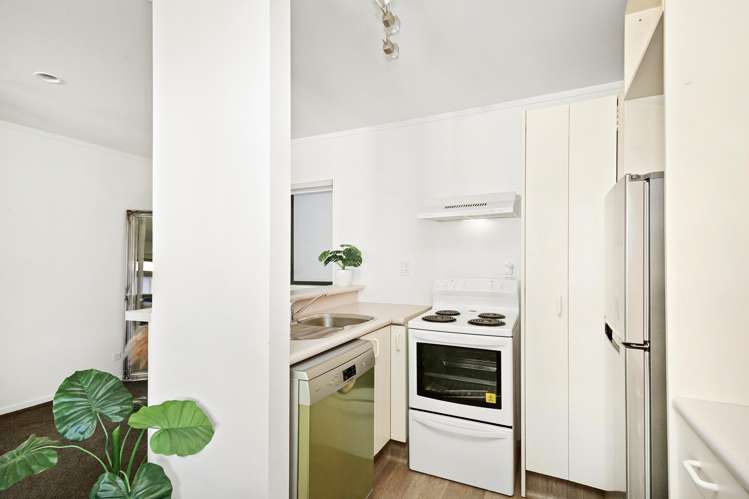 4/7 Raroa Road Lower Hutt_5