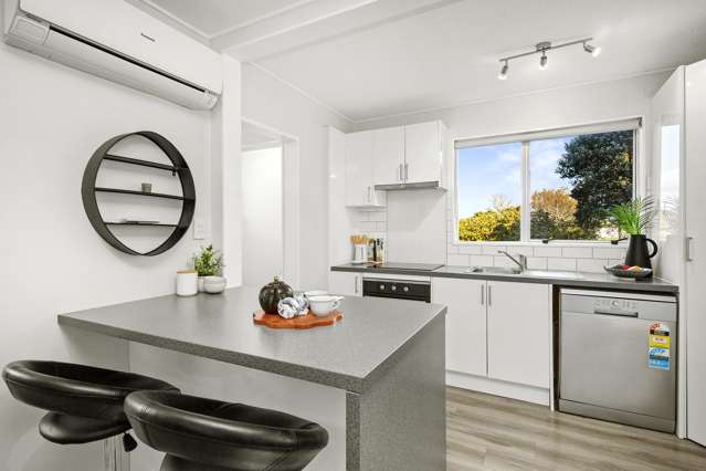 2/200 Dowse Drive Maungaraki_2