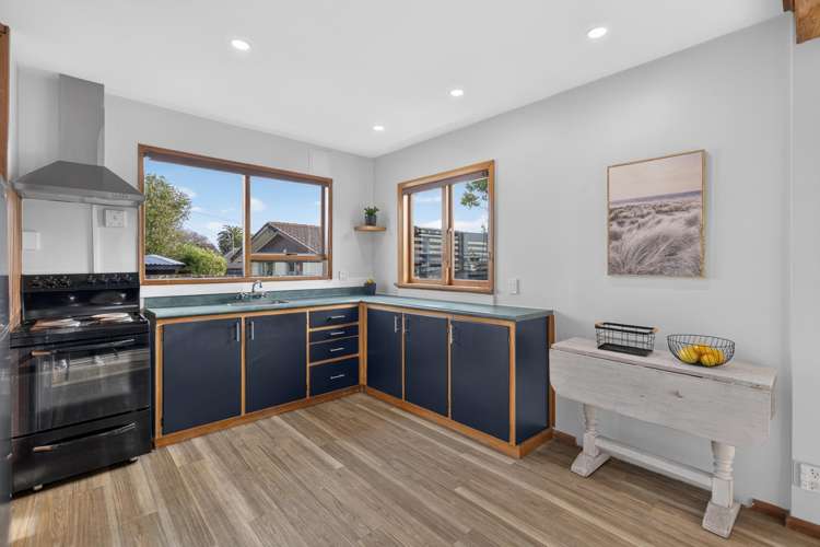 2/146 Beach Road North New Brighton_4