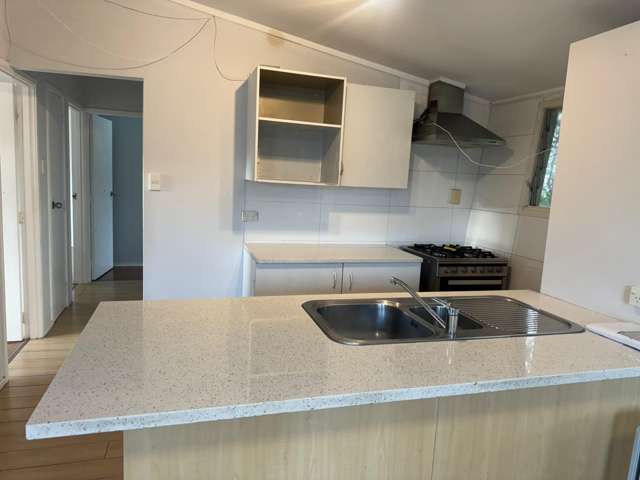  26 Tania Place Blockhouse Bay_2