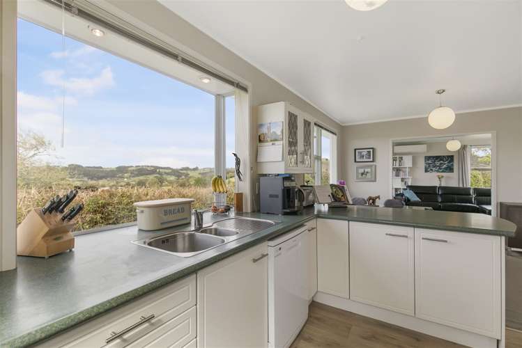 102 Taiapa Road Muriwai_16